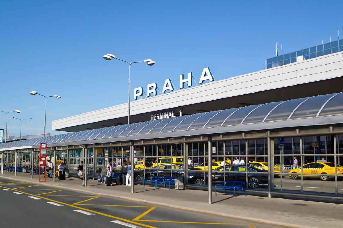 Taxi to Prague City Airport - taxi service - airport transfer - multi-seater taxi - drink taxi